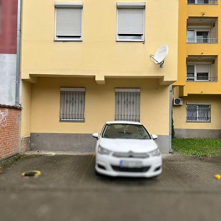 Modern Living Apts - Botanica - Private Parking Нови-Сад Экстерьер фото